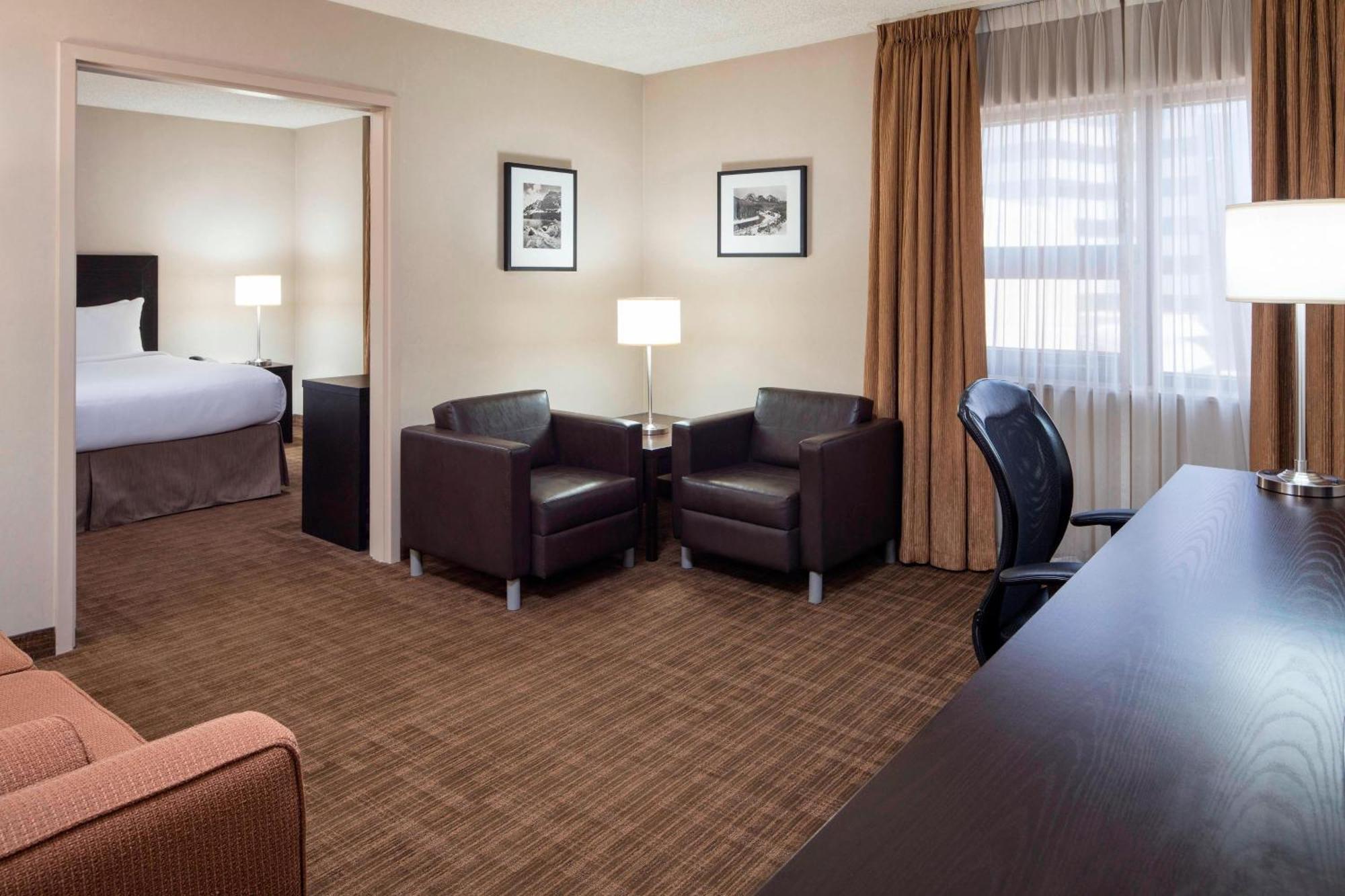 Delta Hotels Calgary Airport In-Terminal Экстерьер фото