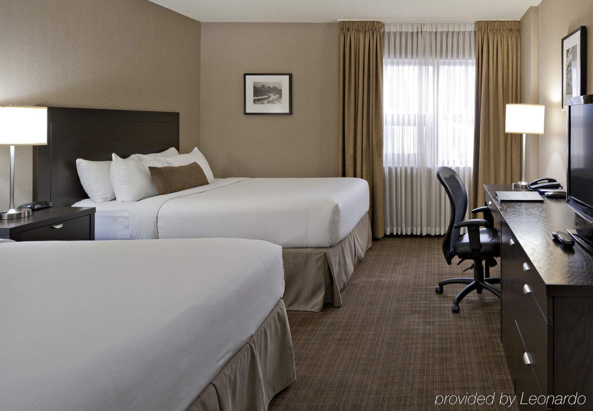 Delta Hotels Calgary Airport In-Terminal Экстерьер фото